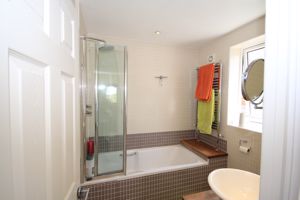Family bathroom- click for photo gallery